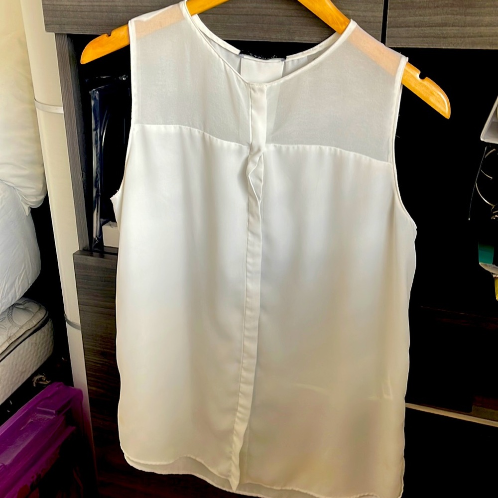 Tahari blouse white size M